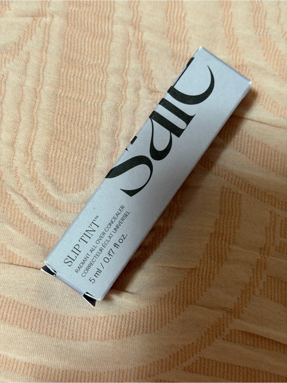 Saie slip Tint Radiant All Over Concealer - Shade one